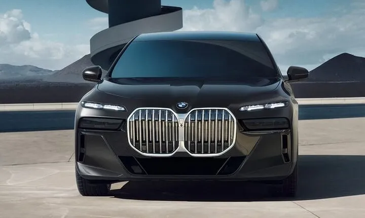 Private Sedan Transfer from Manhattan to Newark L Airport EWR