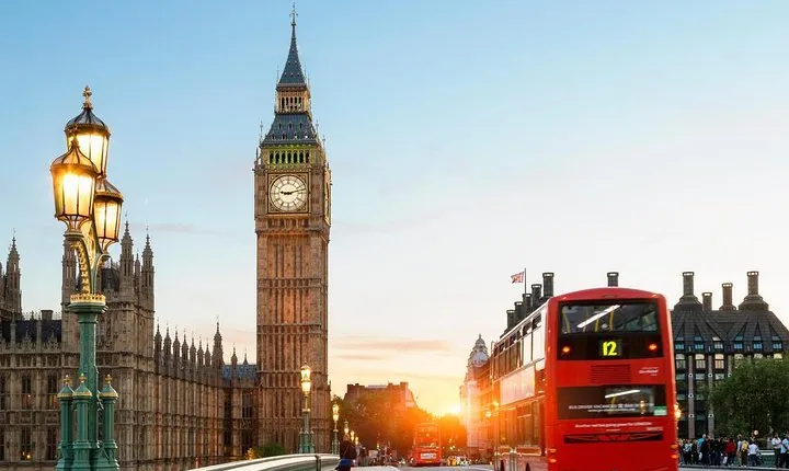 Visit Kew Gardens & 3 Hour Westminster Walking Tour