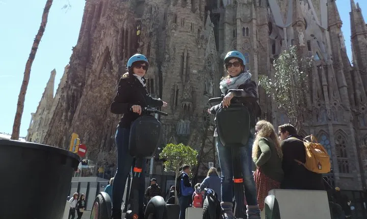 Sagrada Familia - 2H Segway Tour