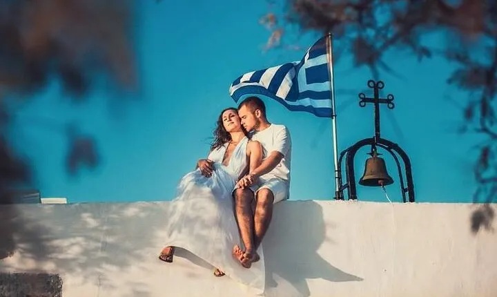 Taste Santorini in a day from Crete