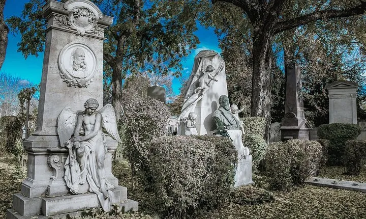Magical central cemetery of Vienna