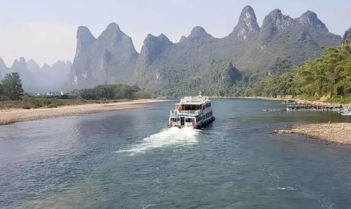 Guilin Highlights Private Day Tour with Li River Cruise