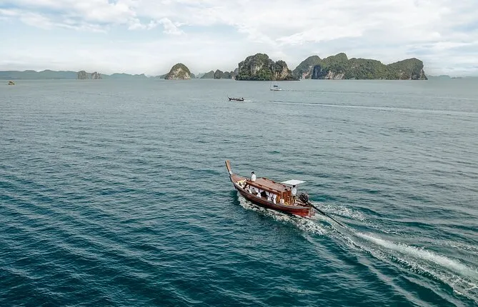 Krabi Luxury Full-Day Private Hong Island Longtail Boat Tour