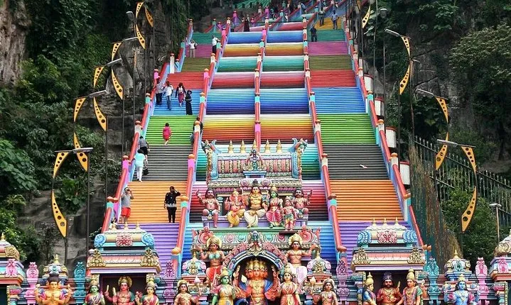 Batu Caves And Blue Mosque Tour From Kuala Lumpur