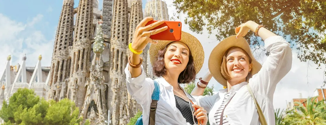 Skip the Line Sagrada Familia & Park Güell Guided Tour