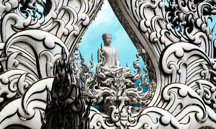 Full-Day Chiang Rai Temples Tour from Chiang Mai with Hot Spring