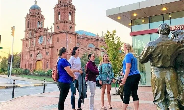 Downtown Asheville Tip-Based Sightseeing Walking Tour