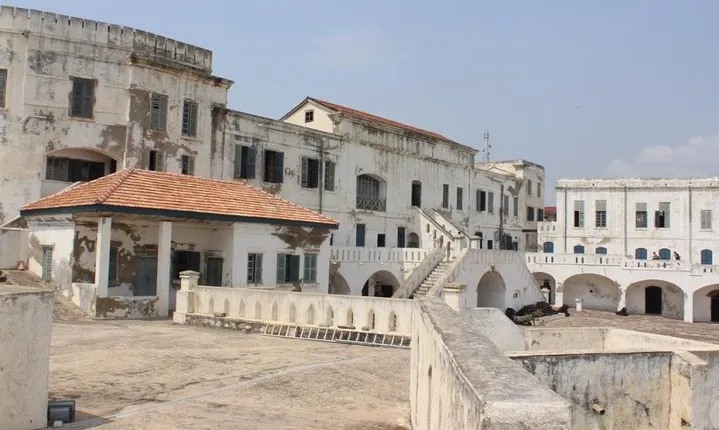 HERITAGE GHANA(Cape Coast Castles and Kakum National Park)