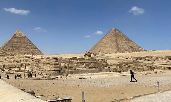 6 hours Pyramids of Giza & the grand Egyptian museum