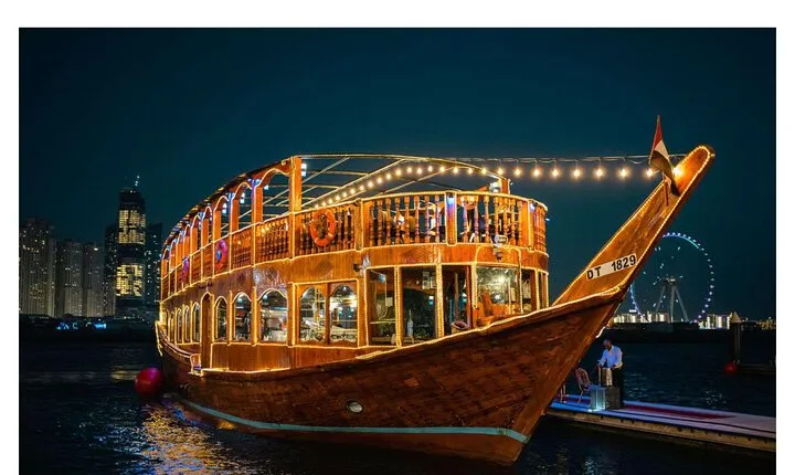Dhow Cruise with Dinner at Dubai Al Seef