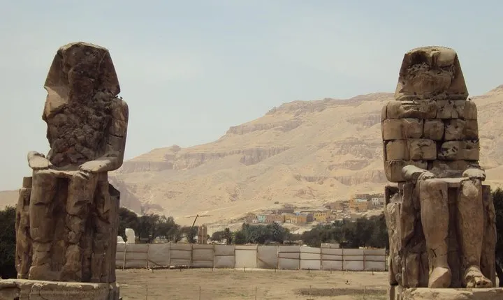 Full-Day Luxor Highlights Tour: East and West Banks