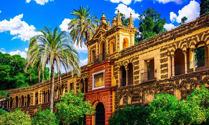 Skip the Line Seville Alcázar, Cathedral & Giralda Guided Tour