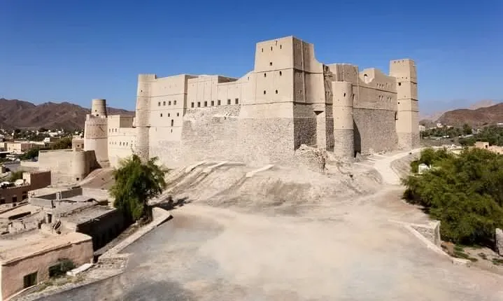 Nizwa & Bahla Forts, Souq, Jabreen Castle from Muscat / Nizwa