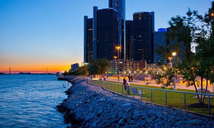 Chauffeured Historic Tour of Detroit with Flexibility