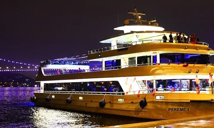 Bosphorus Cruise Tour with Turkish Show