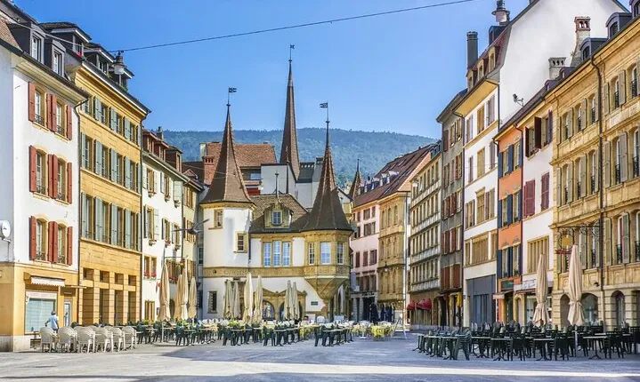 Explore Neuchâtel in 60 minutes with a Local