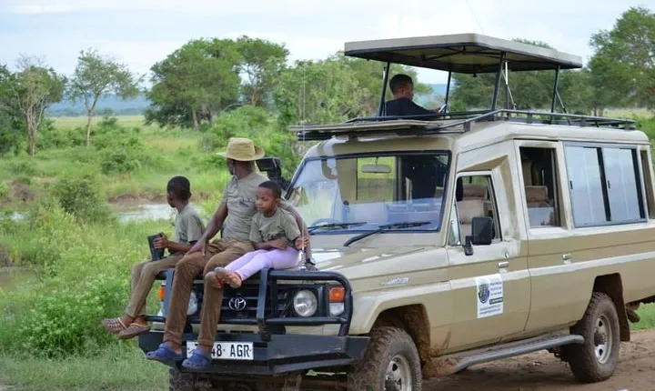 4 days Ngorongoro crater, Tarangire and Serengeti national park