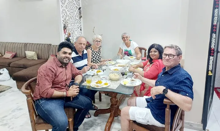 Delhi : Learn, Cook, Dine with Indian MOM with Local Family