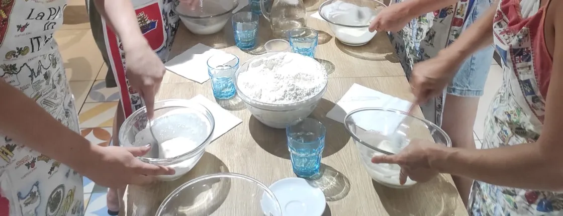 Small Group Naples Pizza Making Class with Drink Included