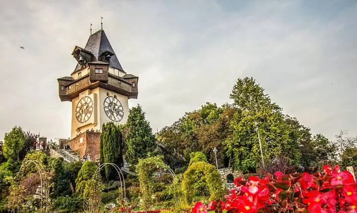 Discover Graz’s most Photogenic Spots with a Local