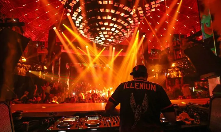 Miami Night: the Ultimate Nightclub Experience