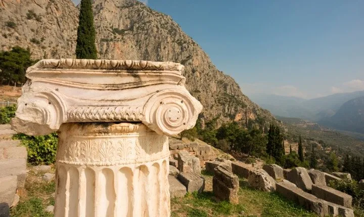 Delphi, Arachova, Hosios Loukas/Thermopylae Full-Day Private Tour