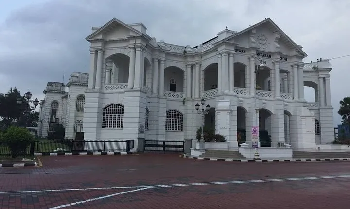 Kuala Lumpur to Ipoh City Day Tour and Transfer to Penang