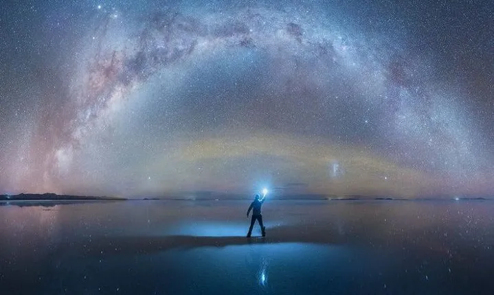 Private: Sunset and starlight tour in Uyuni salt flats.