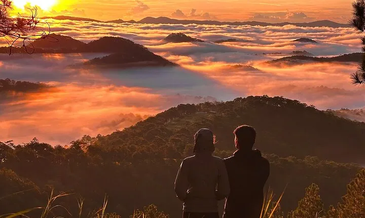 Dalat: Cloud Hunting & Sunrise Trekking to Hon Ho Mountain