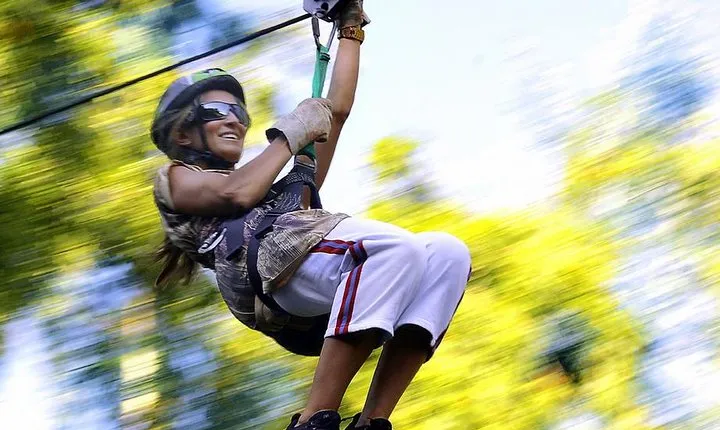 Private Full-Day Mindo Cloud Forest,Butterfly Farm, Chocolate Tour bird watching
