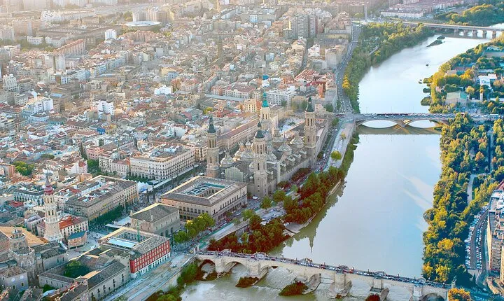 Monumental Walking Tour in Old Town of Zaragoza