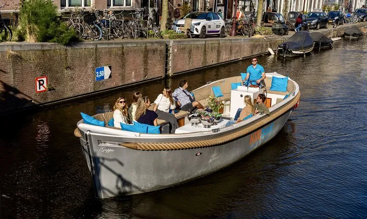 Amsterdam Canal Cruise in Open Boat with Unlimited Drinks Option