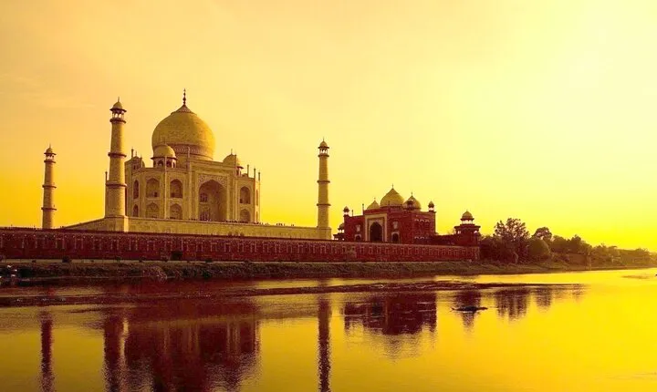 From Agra: Taj Mahal Sunrise & Agra Fort Private Tour