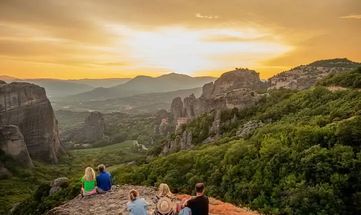 Two Days Tour to Meteora with Local Small Size Tours from Athens
