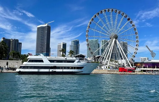 Supreme Yacht Party 4 Hour Nightclub Experience on the Ocean w Open Bar included