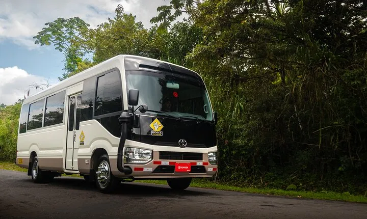 Private Transfer La Fortuna To Int. Airport Liberia From 7 to 10 passengers