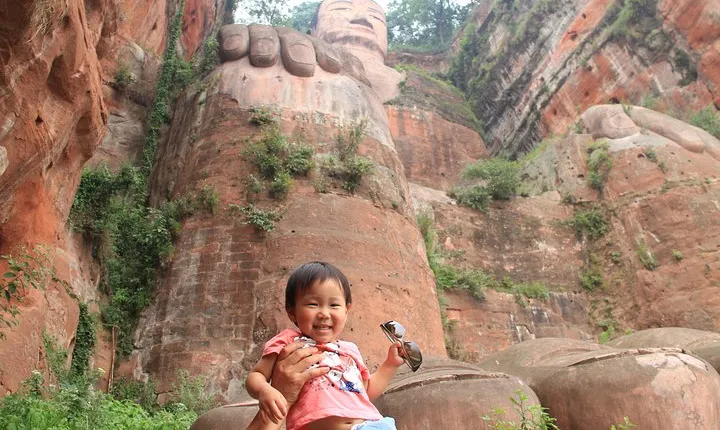 2-Day Tour to Leshan Buddha, Panda Base,Jinsha Site Museum and Kuanzhai Alley