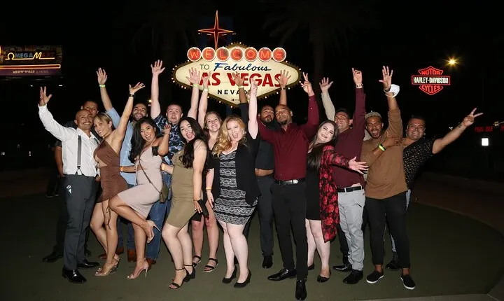 Open Bar Party Bus Nightclub Crawl in Las Vegas
