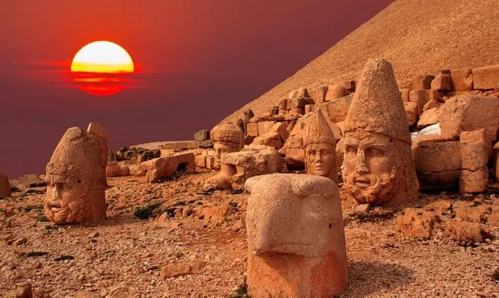 2-Day 1 Night Mount Nemrut Tour from Istanbul by Plane