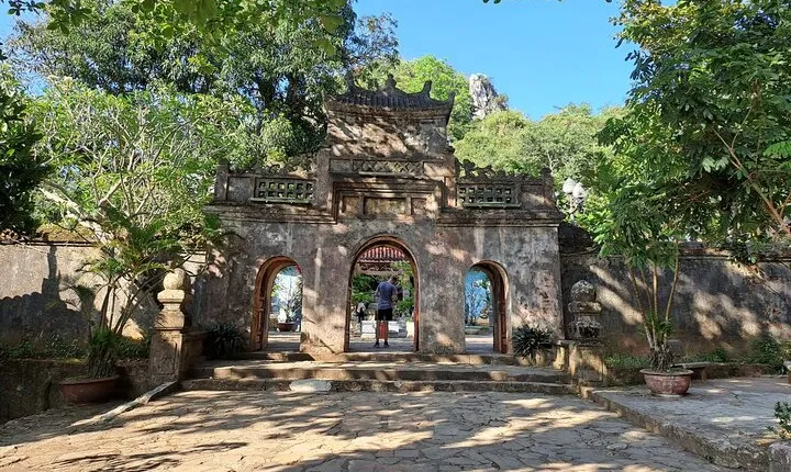 Marble mountains cave & craft, Laddy Buddha, war museum, cuisine