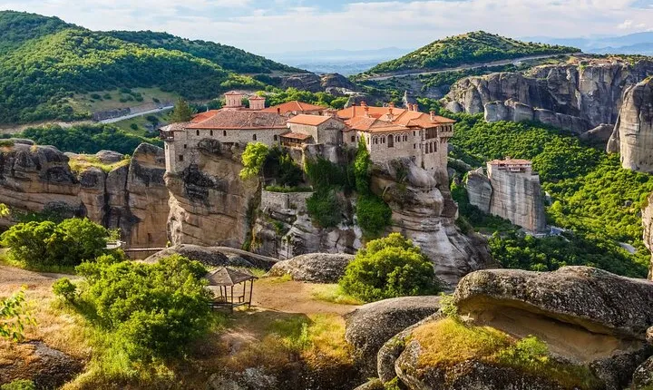 Athens: 3-Day Trip to Meteora with Guided Tours, Museum & Hotel