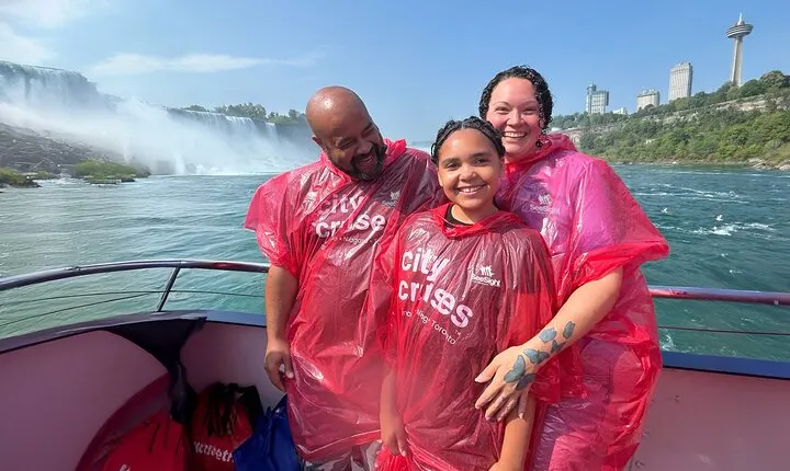 Niagara Falls Exclusive Walking Tour Voyage to the Falls