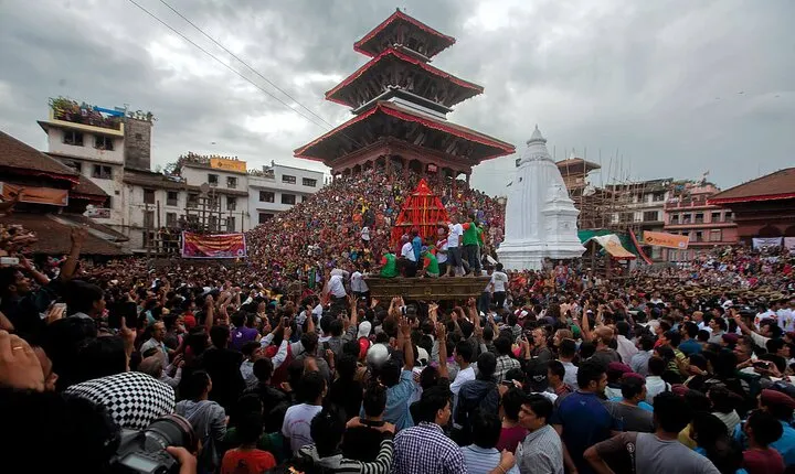 Stroll around Kathmandu Durbar square, Swayambhunath stupa and Kiritpur Town