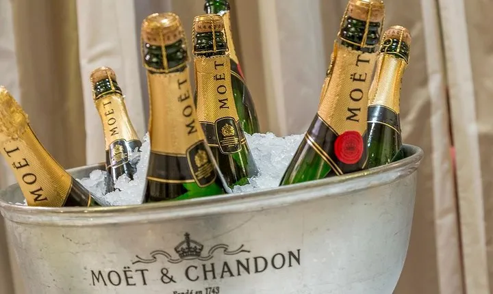 Private transfer from Paris or CDG airport to Reims or Epernay