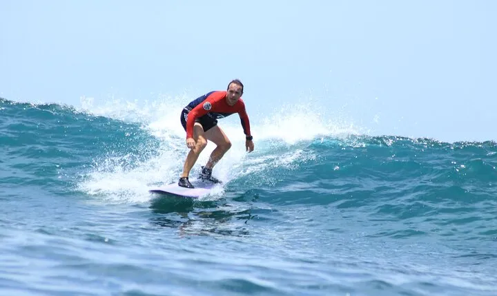 Surfing Group Lesson Level 2 Reef Surfer