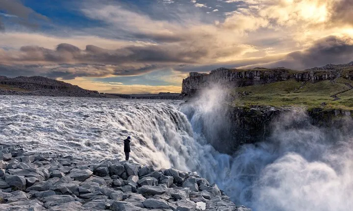 Dettifoss Waterfall, Asbyrgi and Lake Myvatn Tour from Husavík