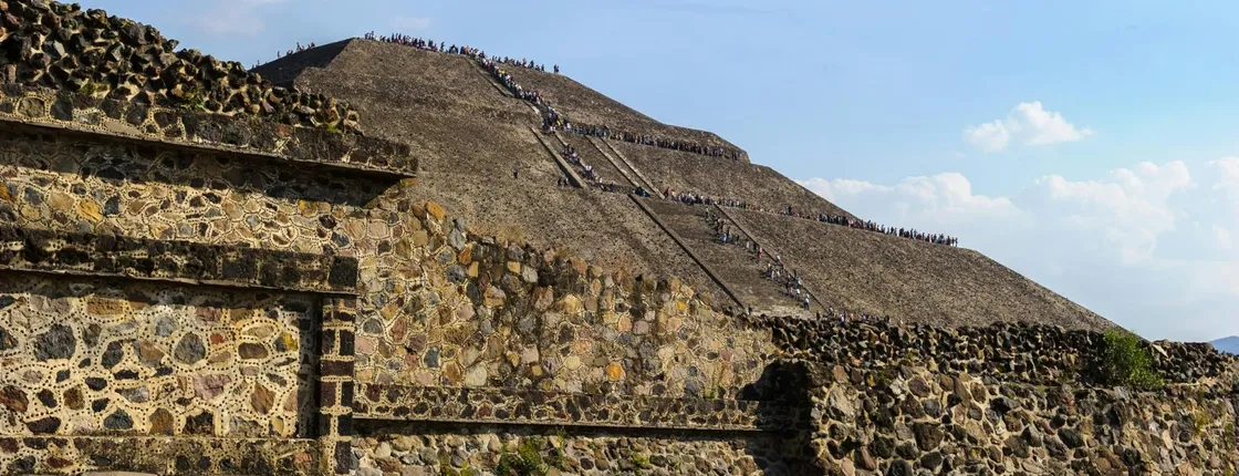 Early Teotihuacan guided tour