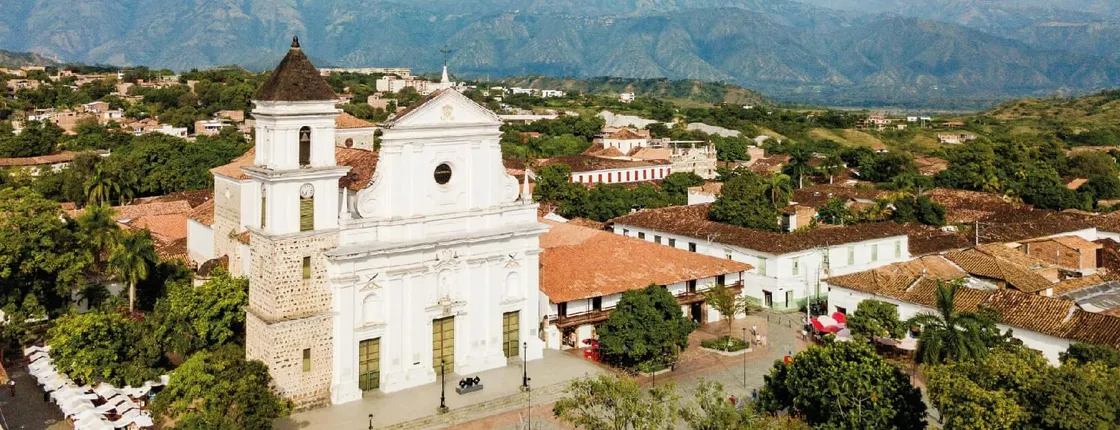 Guided tour to Santa Fé de Antioquia from Medellin with meals