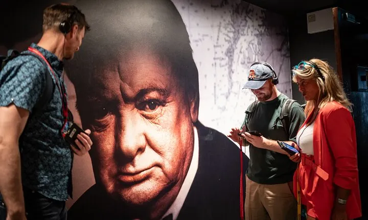 Westminster 3 Hour Walking Tour and Visit of Churchill War Rooms