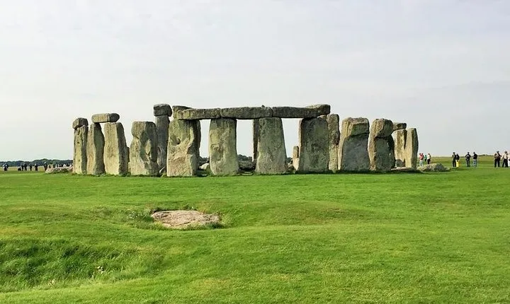 Stonehenge & Bath Day Tour from London including Admission